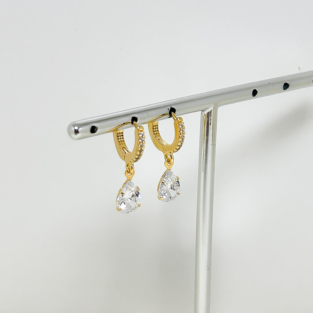 BRINCOS ARGOLA ARTICULADA GOTA CRAVEJADA CRISTAL - BANHO OURO 18K