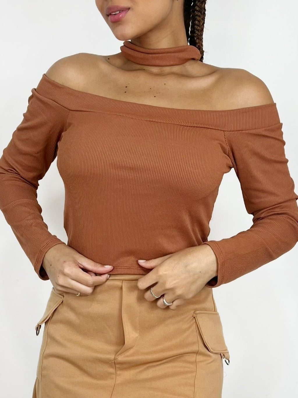 Cropped Feminino em Ribana Manga Longa Costa Única com Gola