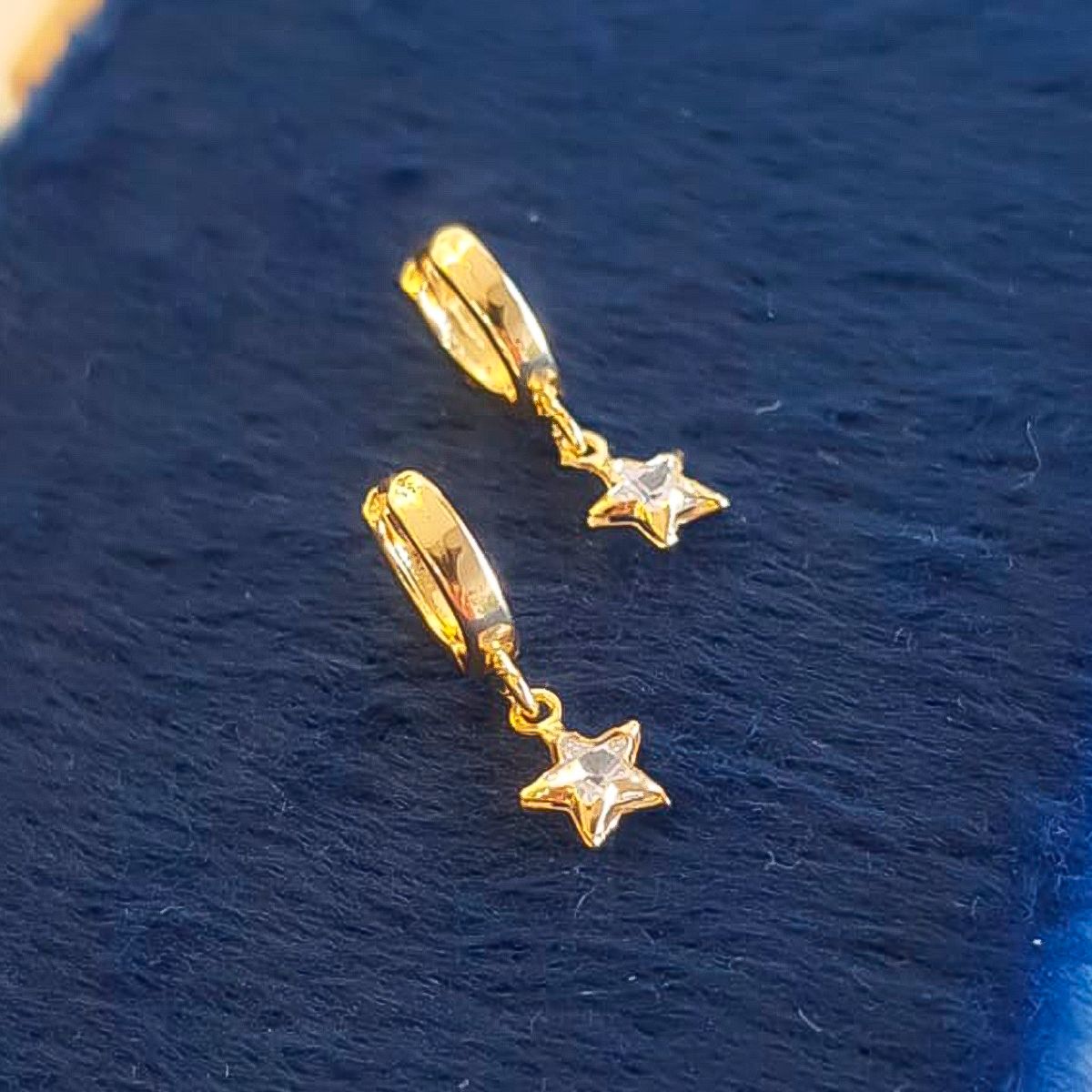 BRINCO ARGOLA ARTICULADA ESTRELA CRISTAL INFANTIL - BANHO OURO 18K