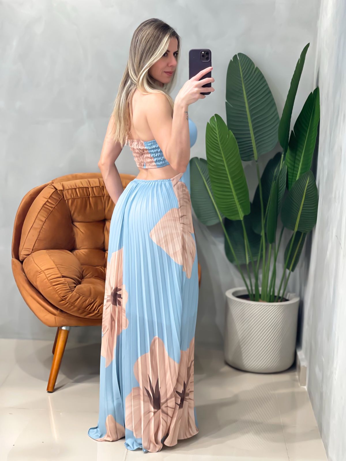 Vestido Longo em Crepe Plissado com Amarração Estampado