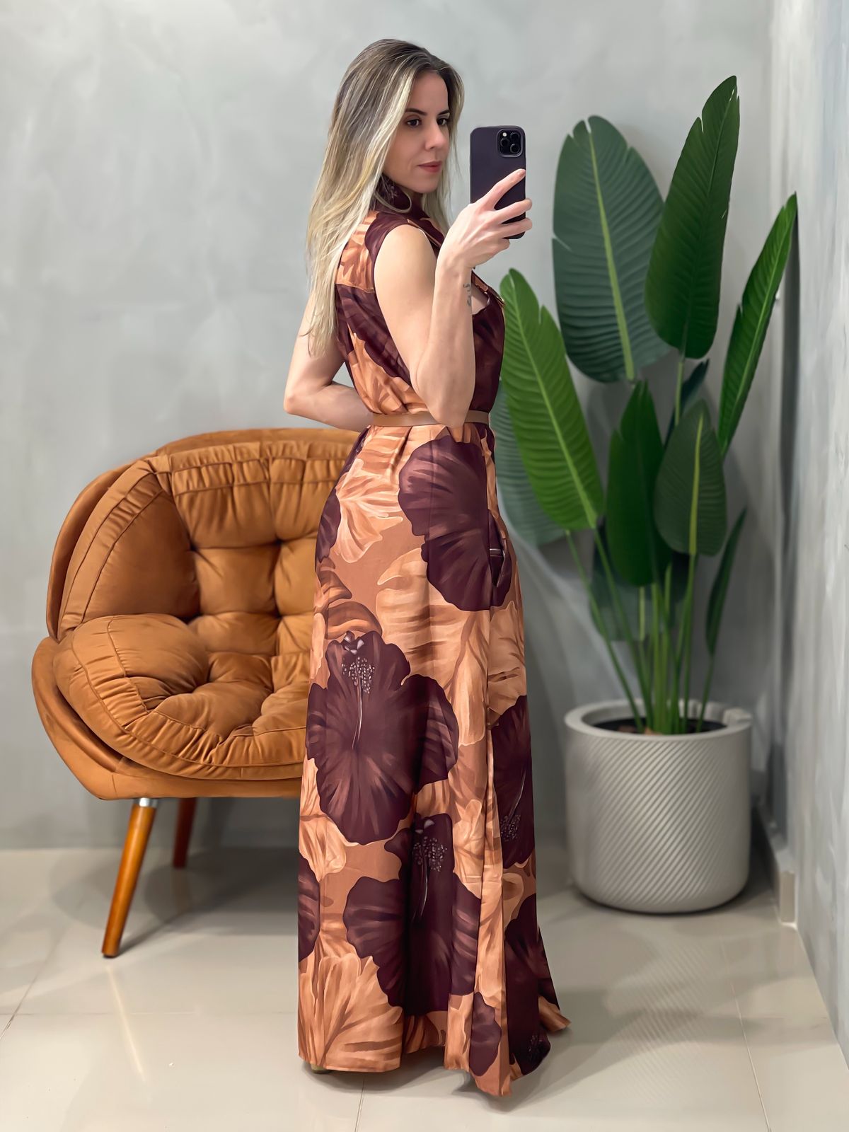 Vestido Longo em Crepe Regata com Bolsos Estampado