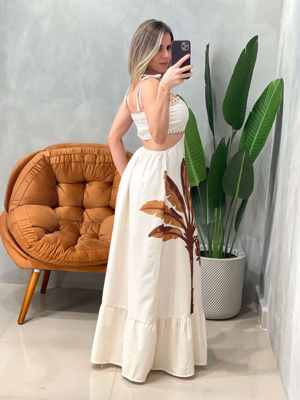 Vestido Longo em Crepe de Alça Decote Costas e Lastex