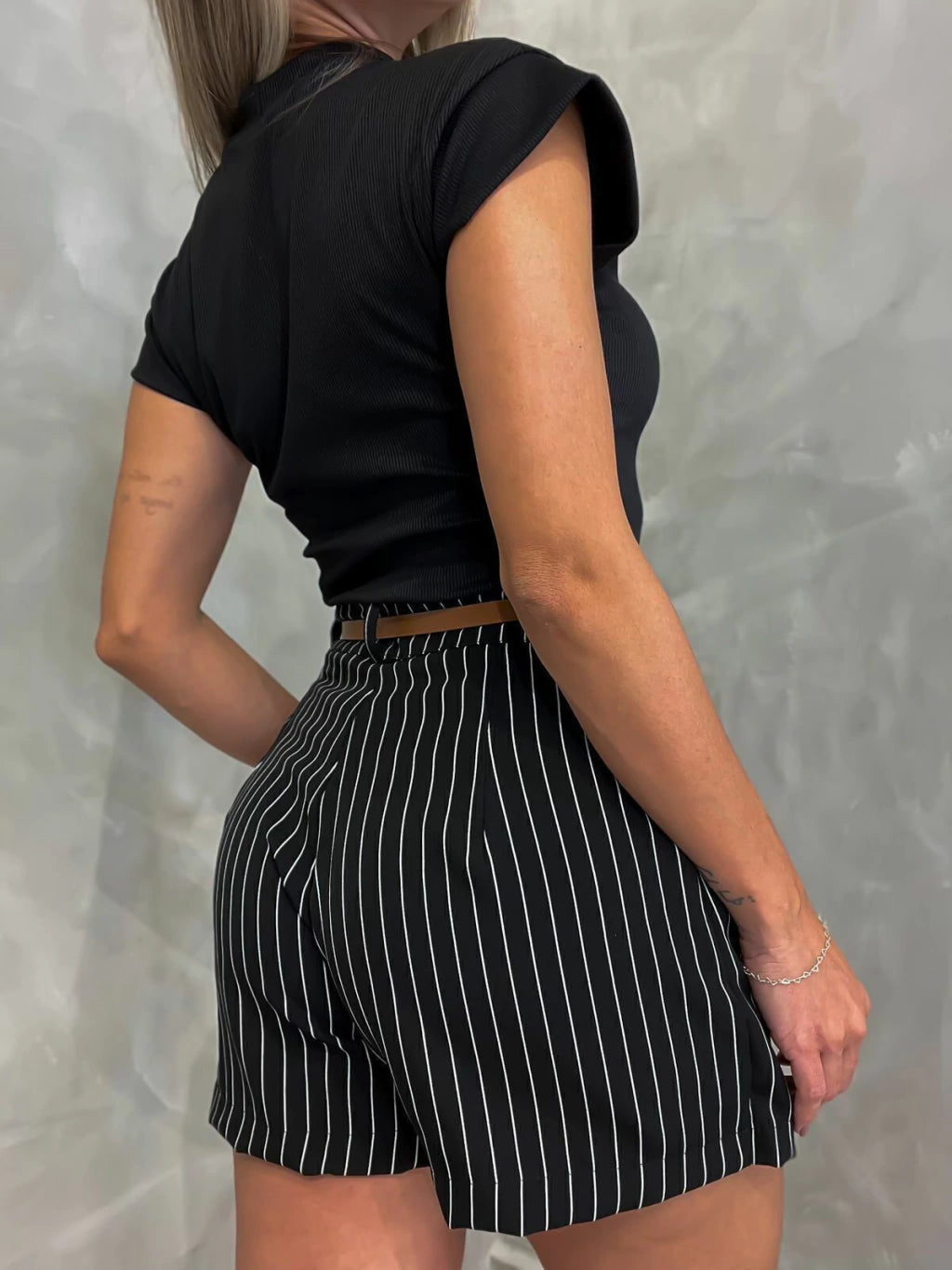 Blusa Feminina em Ribana Muscle Tee com Gola