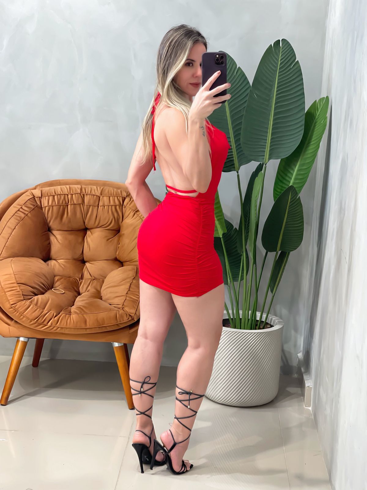 Vestido Curto em Poliamida Plissado com Gola Boba