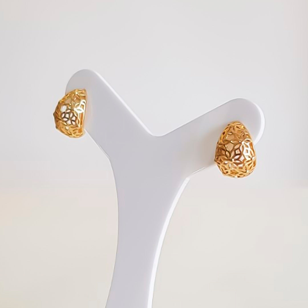 BRINCO GOTA COM DETALHES BANHADO OURO 18K