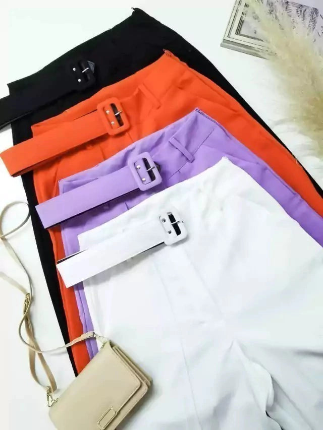 Calça Feminina em Alfaiataria Pantalona