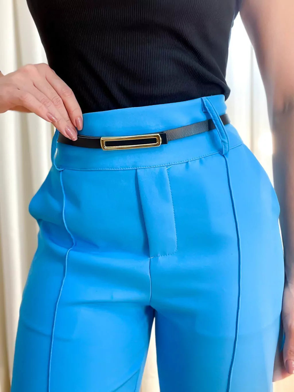 Calça Feminina Skinny com Cinto Fino e Zíper Lateral Magda ref.1141