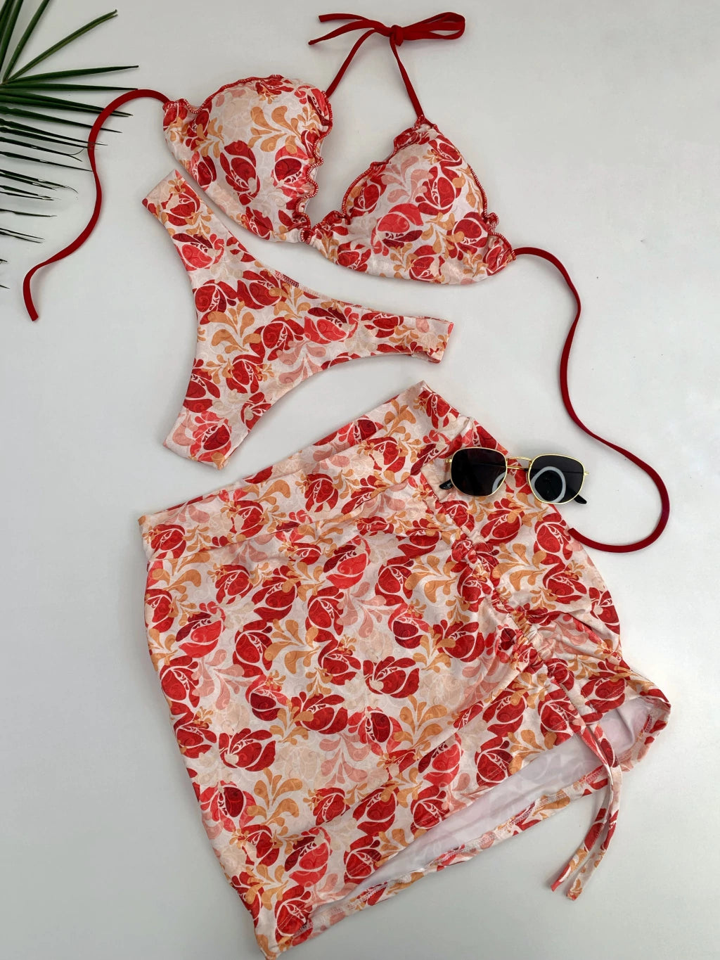 Conjunto Feminino Biquíni e Saia Curta Regulável