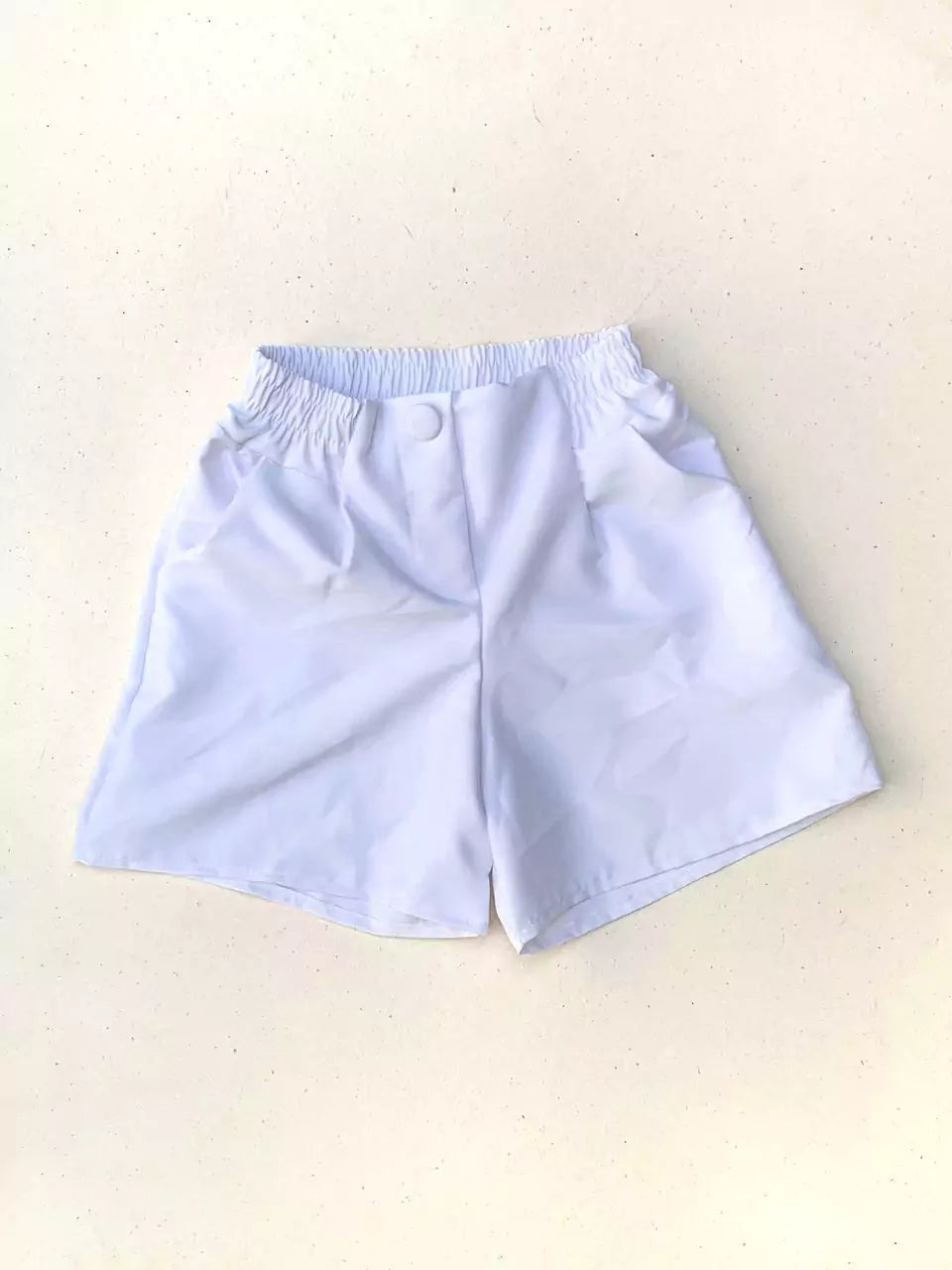 Short em Alfaiataria Cós com Elastico e Botão