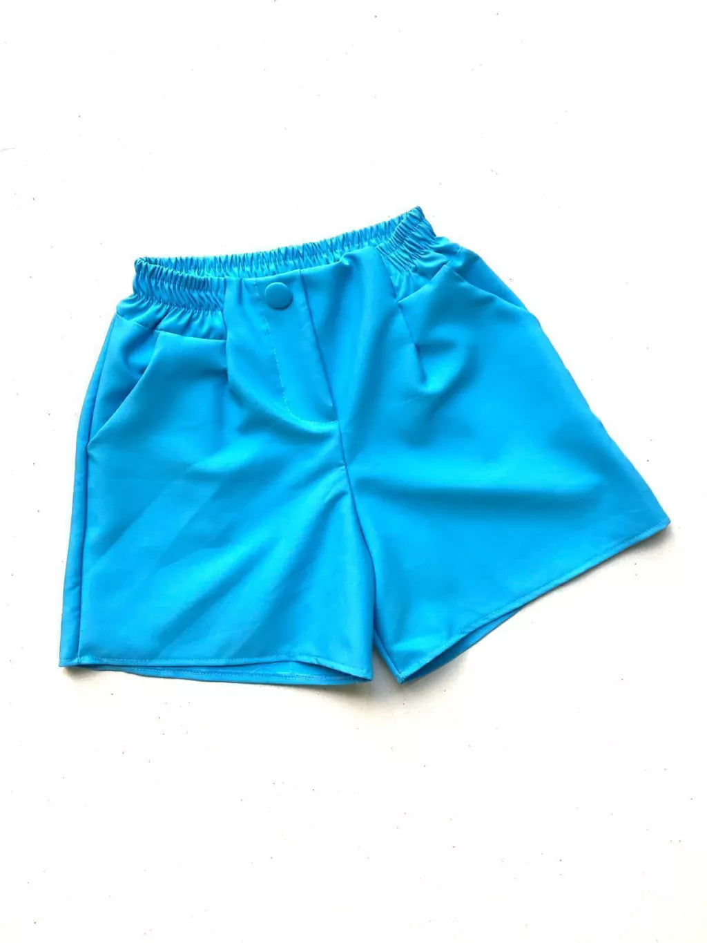 Short em Alfaiataria Cós com Elastico e Botão